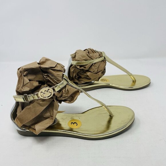 MICHAEL Michael Kors Youth Girls Size 3 T Strap Thong Wedge Sandals in Gold S5 - Picture 3 of 8